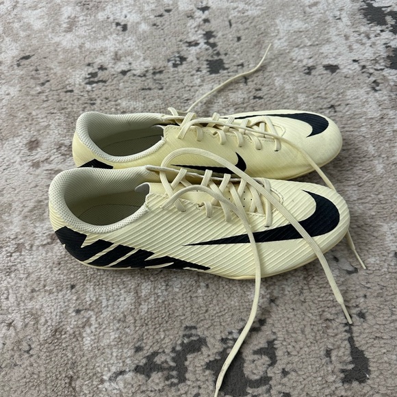 Nike Other - Men's Size 8 Nike Mercurial Zoom Vapor 15 Club FG Lemonade Cleats